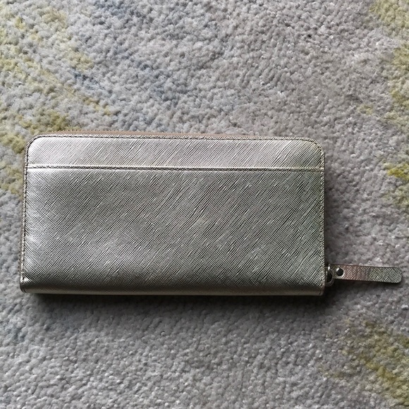 Never used!!! KATE SPADE Gold Leather Large Wallet - Picture 5 of 8